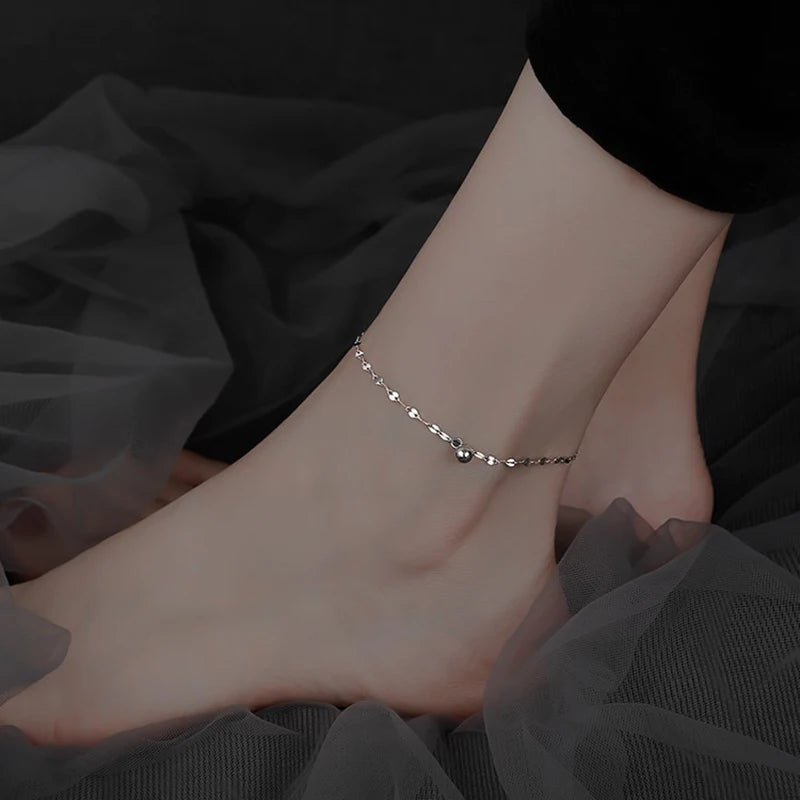 Bracelet Cheville Minimaliste Argenté – Chaînette à Perles pour Femme 🌸